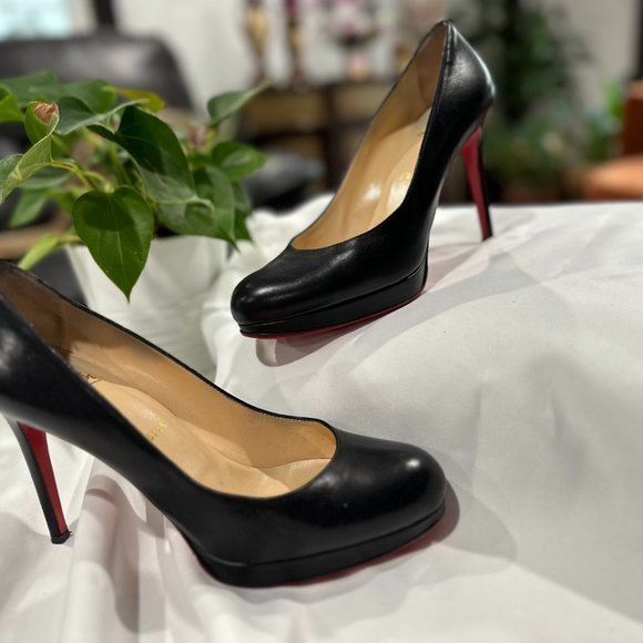 Christian Louboutin Shoes - Christian Louboutin Black Size 38‎ (7.5 USA)